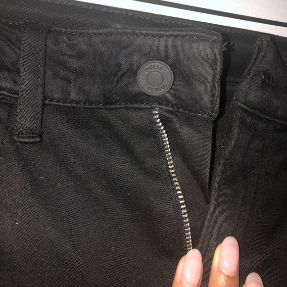 Black Guess satin jeans - Picture 3 of 6